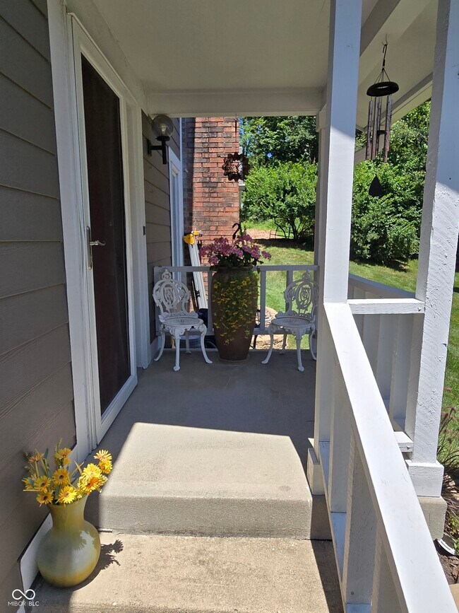 Building Photo - 8198 Foxchase Cir