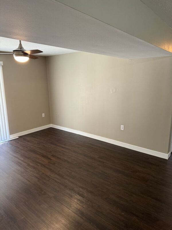 Building Photo - 2121 Southfork Dr