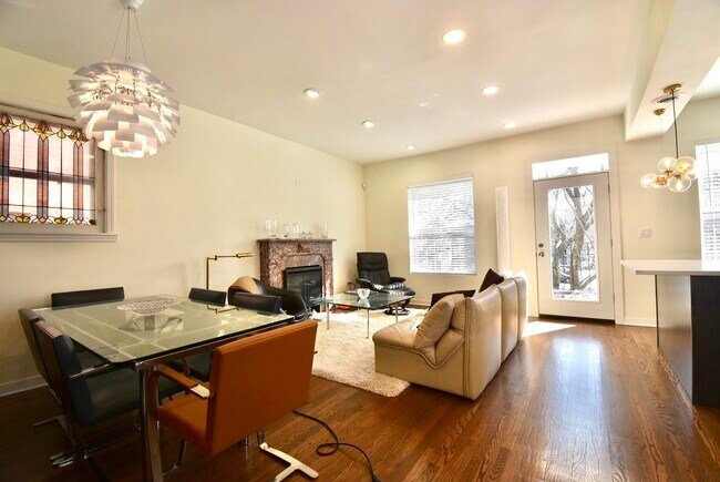 Sala / Comedor - 5638 N Winthrop Ave