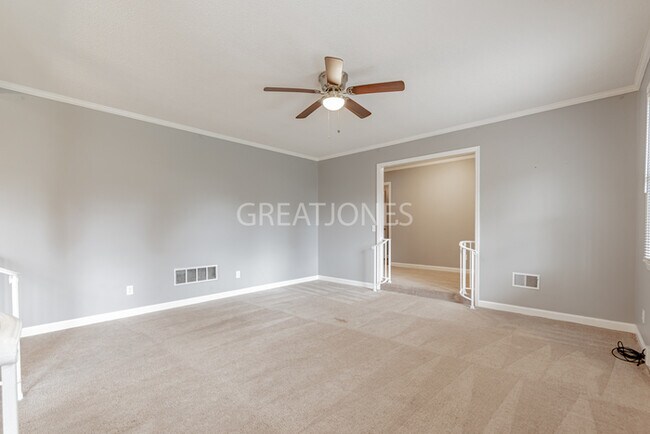 Building Photo - Charming 5 Bedroom in Columbia!