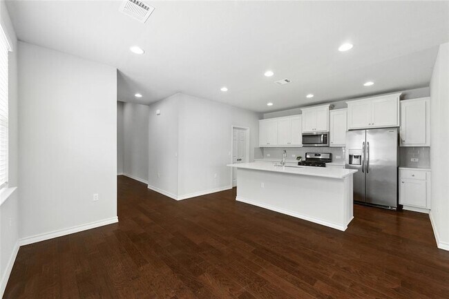 Building Photo - 11921 Cimaizon Dr