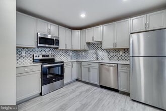 Building Photo - 4651 Grosbeak Pl