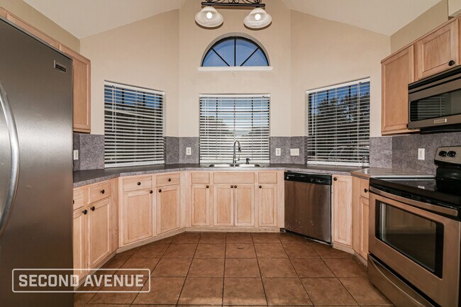 Foto del edificio - 3021 Shady Creek Ln