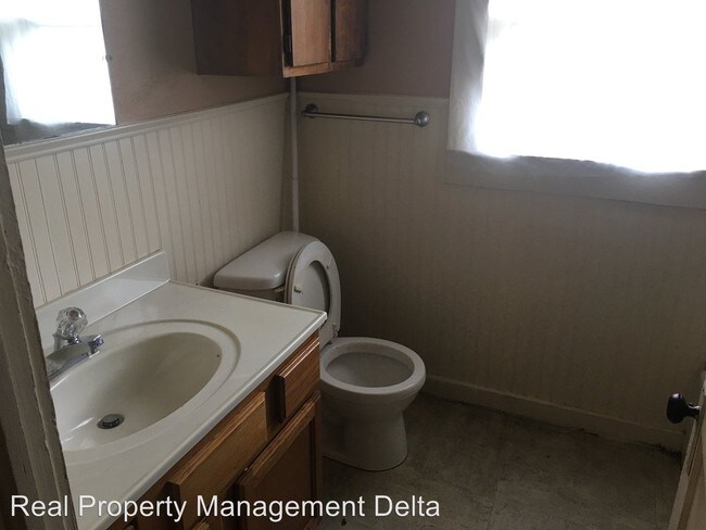 Building Photo - 3 br, 1 bath House - 1000 W Vine St