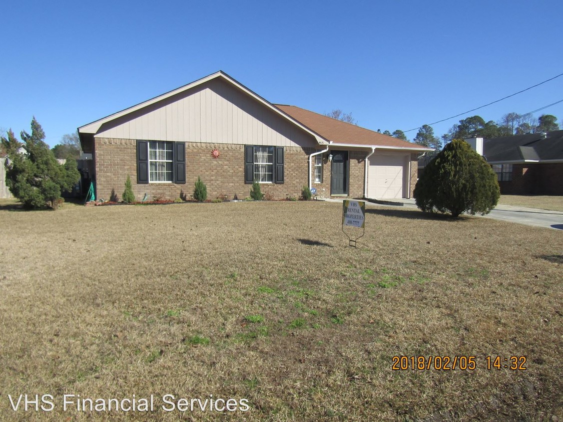 Primary Photo - 915 Black Willow Dr
