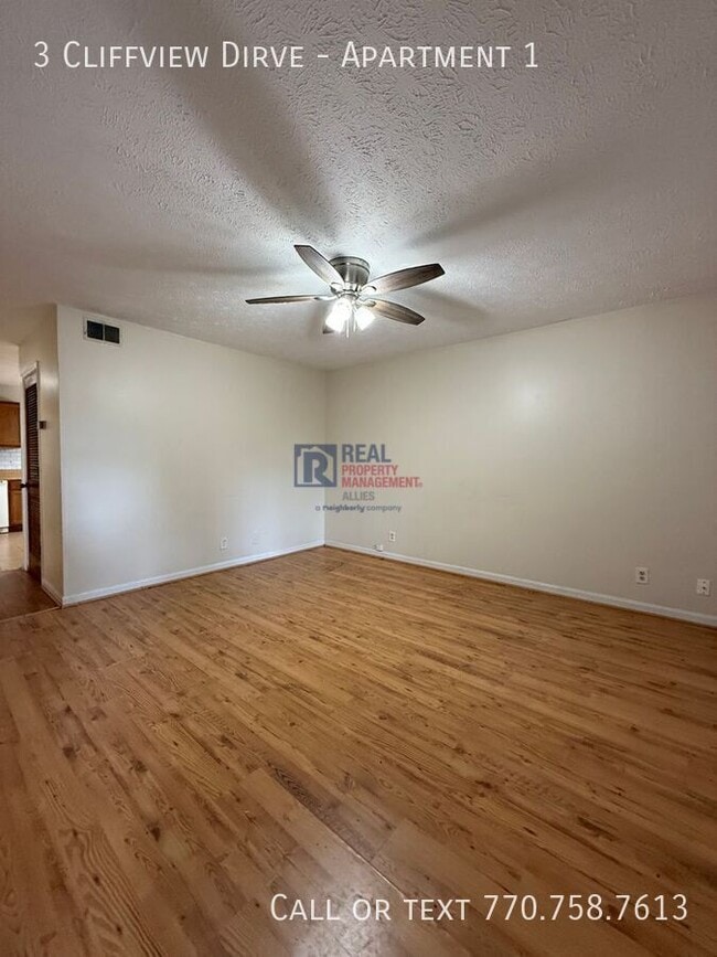 Building Photo - 3 Cliffview Dr SE