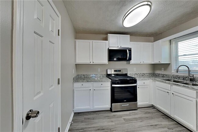 Foto del edificio - 42 Breckenridge Dr