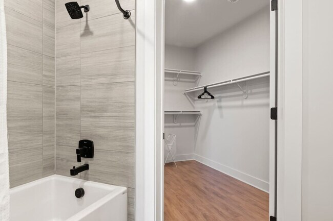 Foto del edificio - 2317 W Grace St