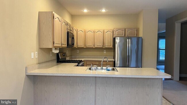 Building Photo - 67 Highpoint Dr