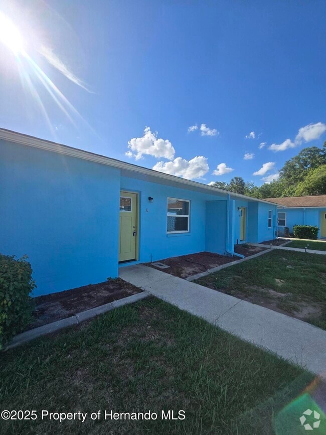 Building Photo - 773 NE 9th St