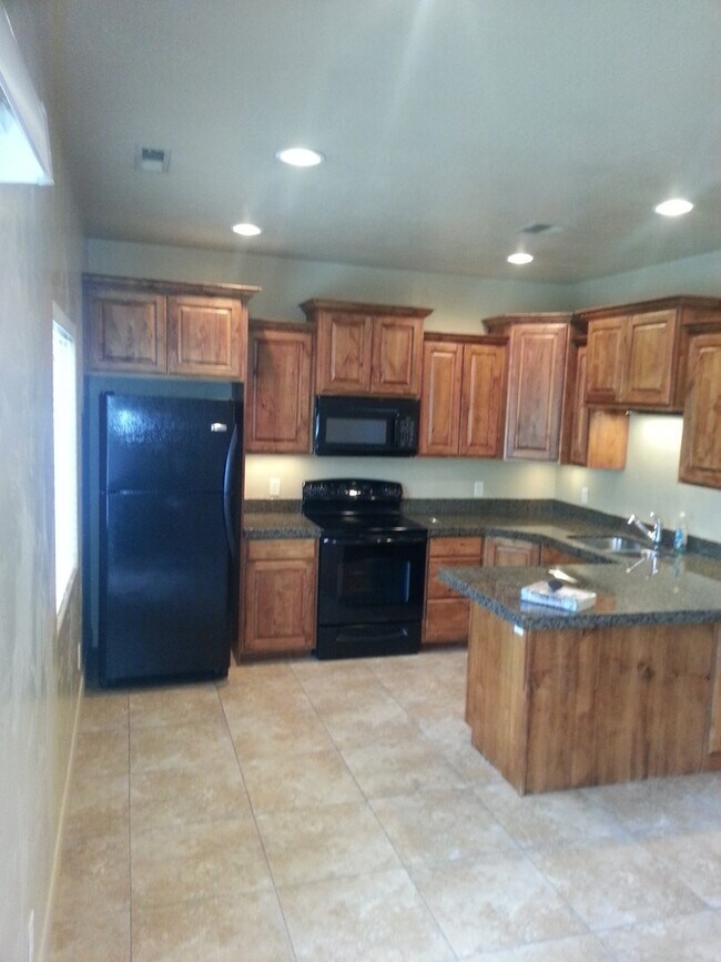 Foto del edificio - Buena Vista Townhome! Price Reduced!!