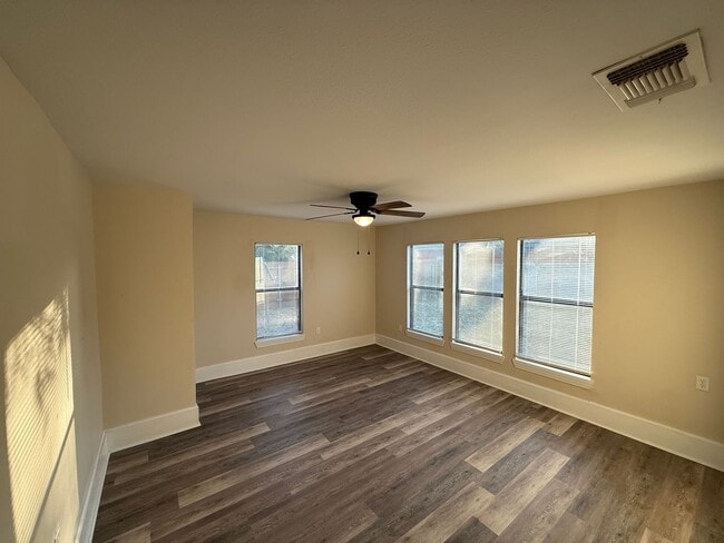 Foto del edificio - Affordable 3 bedroom home AVAILABLE NOW!