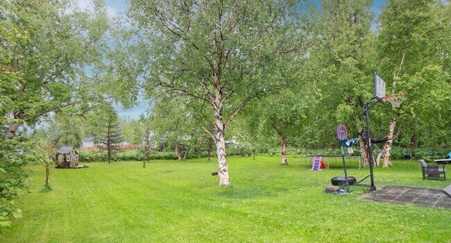 Foto del edificio - 5 bedroom Home on half acre in Palmer! Fantastic location, close to everything, great commute loc...