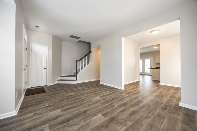 Foto del edificio - Fantastic Townhome in STEELE CREEK area!