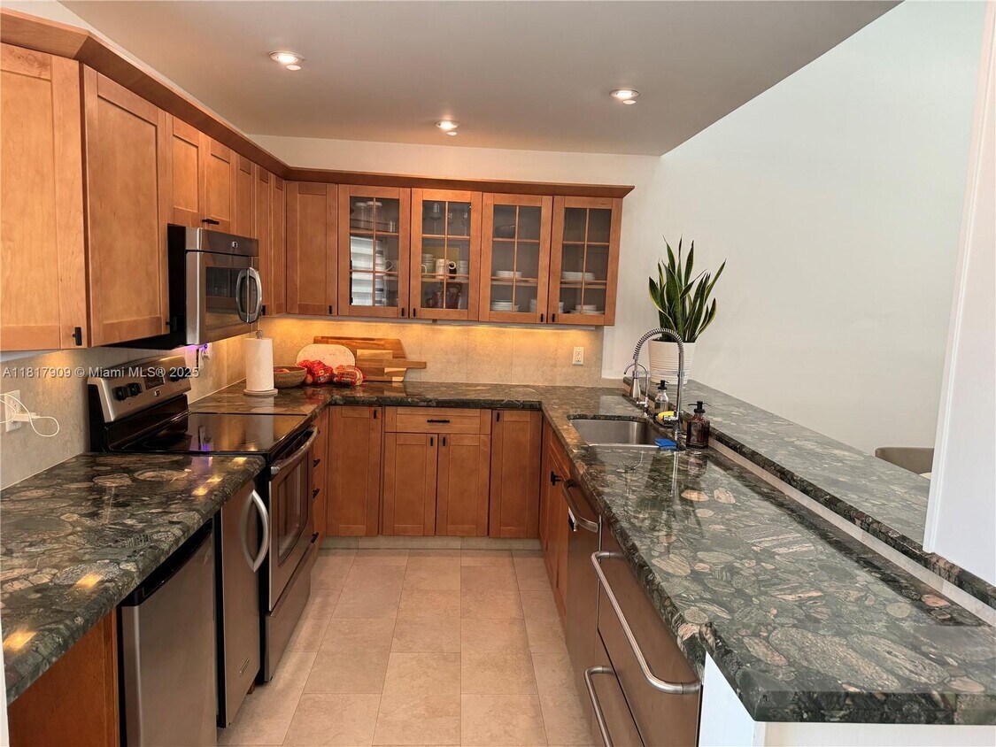Foto principal - 4509 Poinciana St