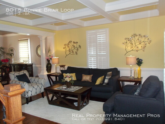 Foto del edificio - 8015 Bonnie Briar Loop