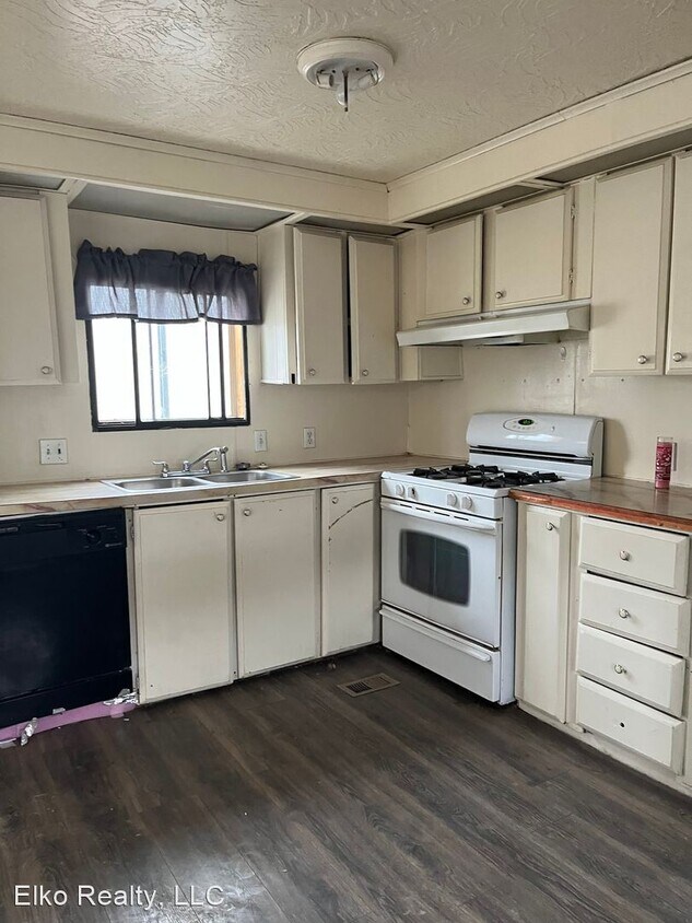 Foto principal - 3 br, 2 bath House - 1713 Puett Dr