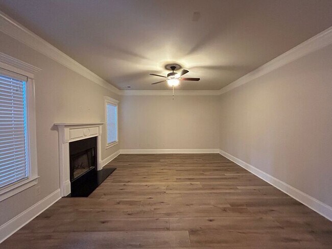 Foto del edificio - 245 Scenic Hills Dr