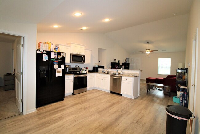 Foto del edificio - 445 Conifer St