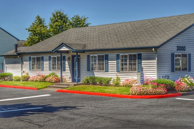 Casa club con sala de TV - Meadow Crest Apartments