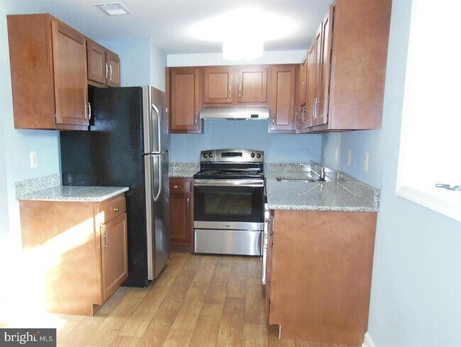 Building Photo - 1420 Orleans Ct