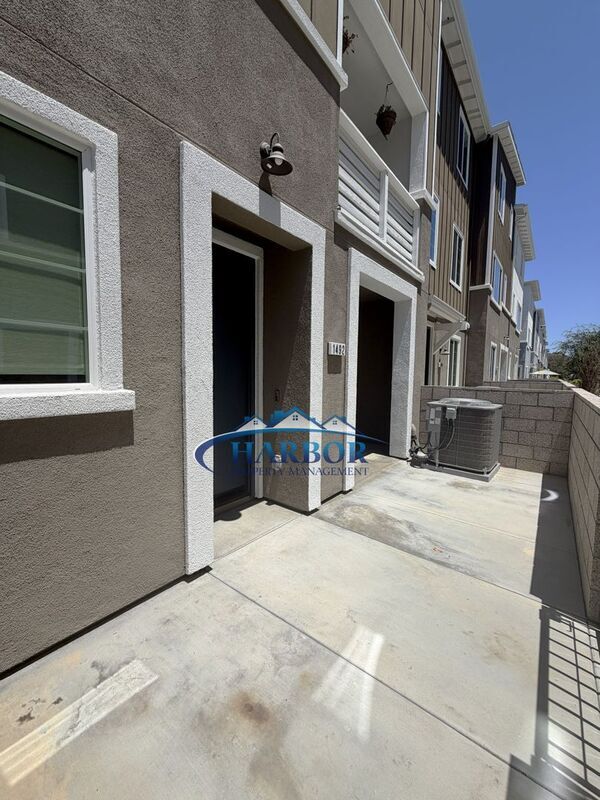Building Photo - 1492 W Sunrise Ln