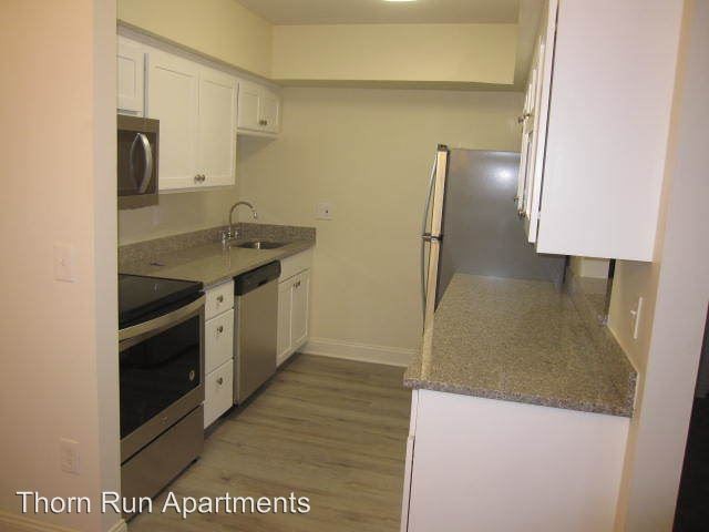 Building Photo - 300 Lee Dr