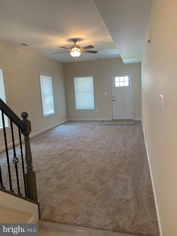 Primary Photo - 8927 Erie Ave