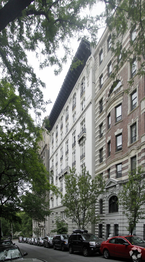 Building Photo - Holland Court