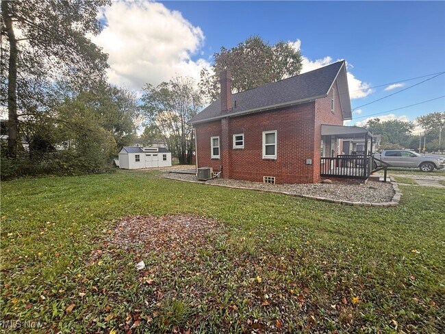 Foto del edificio - 1453 Woodbirch Ave