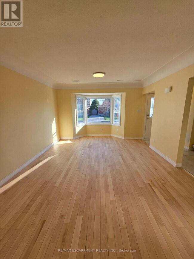 Photo du bâtiment - 62 Richwill Rd