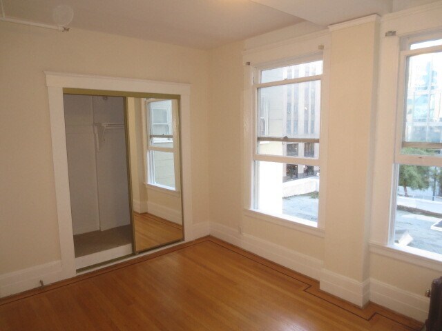 Building Photo - 81 9th St