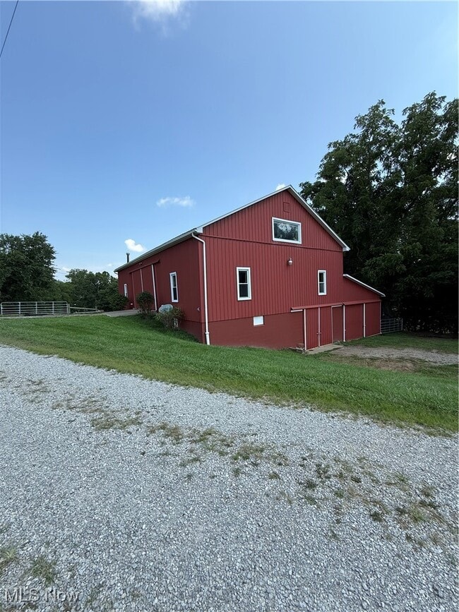 Building Photo - 9189 E Pike