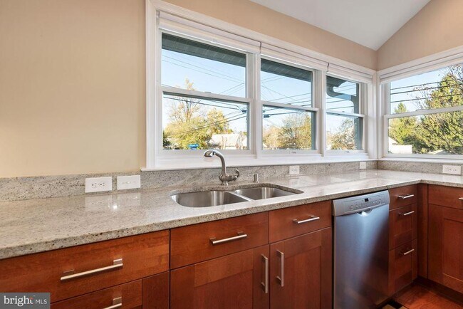 Foto del edificio - 12804 Ardennes Ave