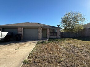 Building Photo - 202 Castellon Ct