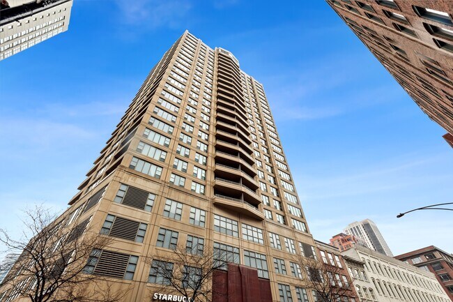 Foto del edificio - 200 N Jefferson St