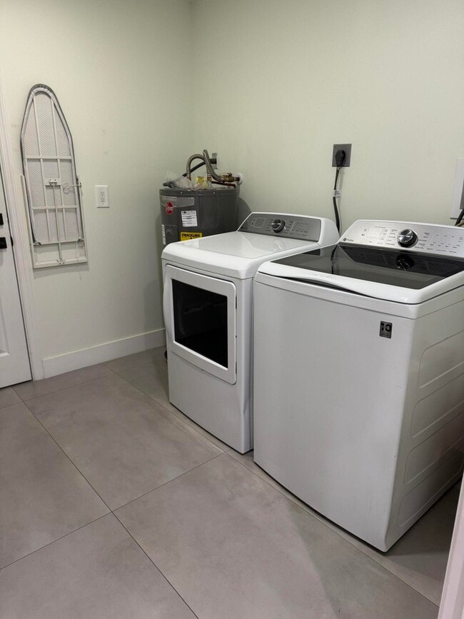 Foto del edificio - 2314 Pinecrest Ct