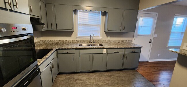 Foto del edificio - APARTMENT 2BR / 1BA