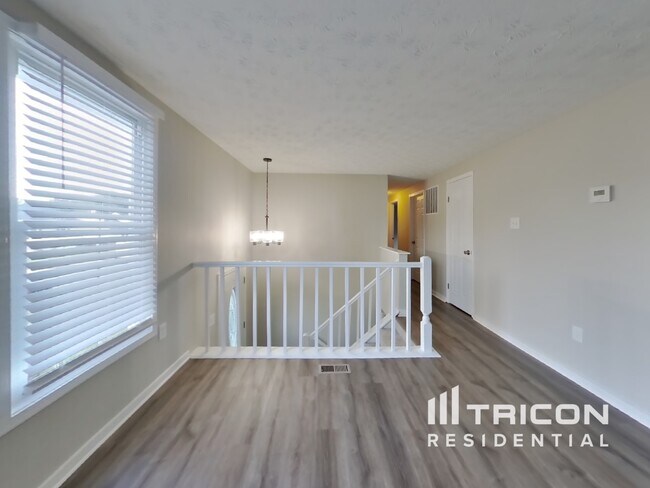 Foto del edificio - 7913 Jody Knoll Rd