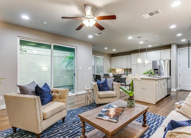 Foto del edificio - Townhome For Rent Half off deposit for OCT...