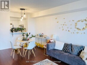 Building Photo - 35-PH235 Empress Ave