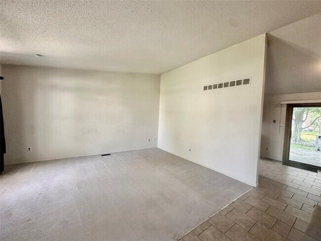 Foto del edificio - 21669 Tulipwood St