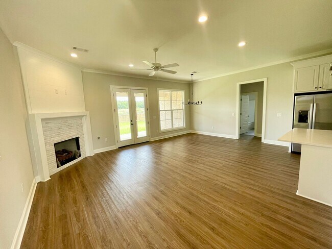 Foto del edificio - Stunning Germantown School District Rental with Office & Large Fenced Yard