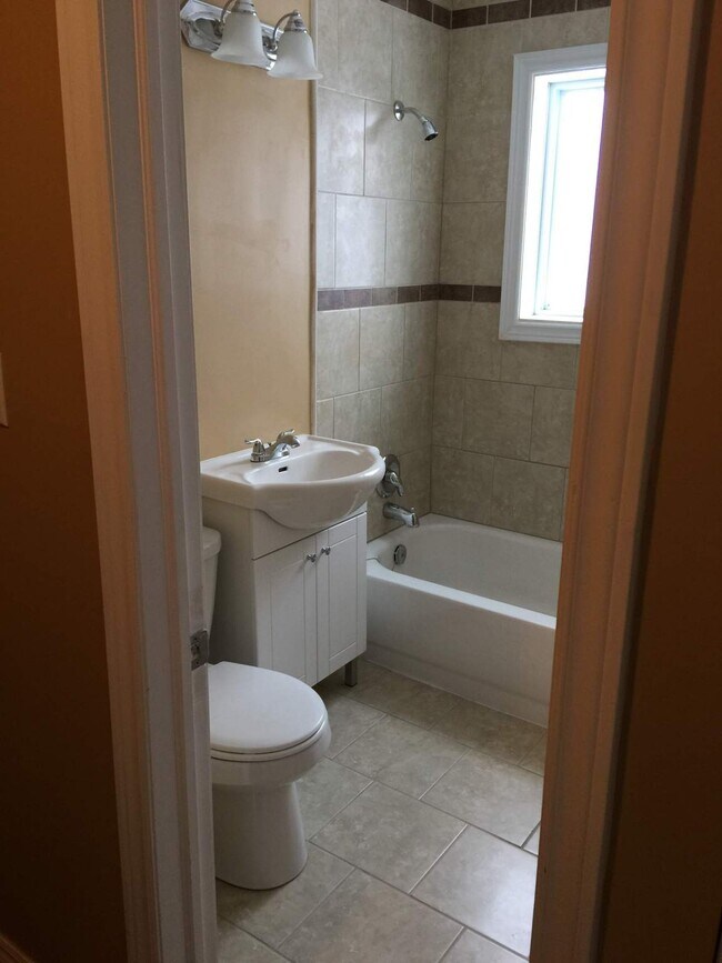Photo du bâtiment - 330-598 Oakwood Av