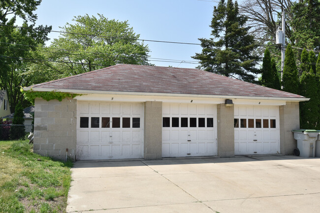 Building Photo - 7811 W Center St