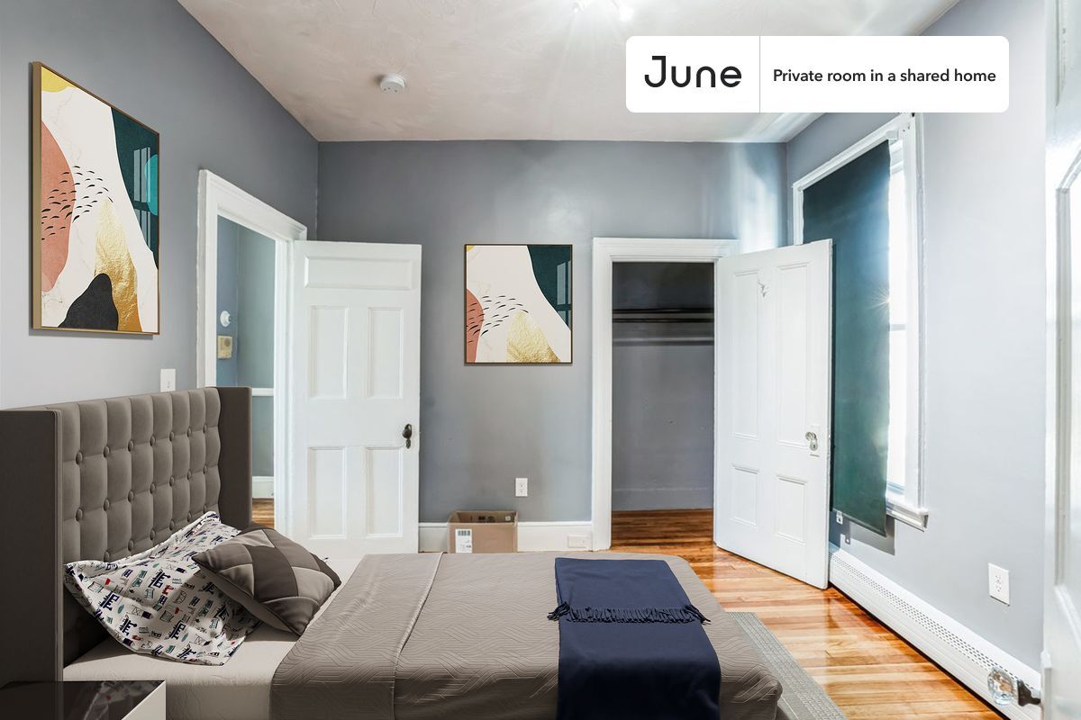 Private bedroom in 4 bed/1.5 bath Home - Private bedroom in 4 bed/1.5 bath Home
