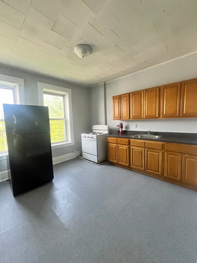 Building Photo - 40 Grant Ave