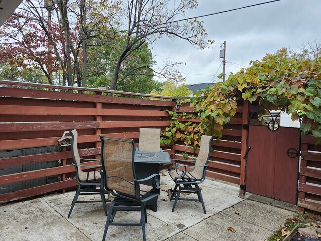 Foto del edificio - 436 Amblewood Way