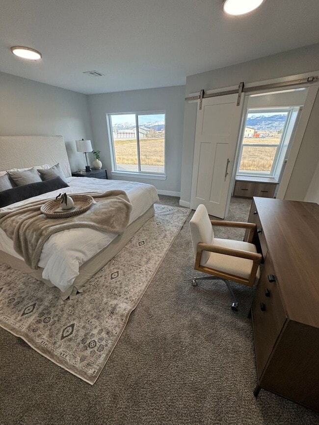 Foto del edificio - NEW 3BR, 2.5B, heated 2 car garage