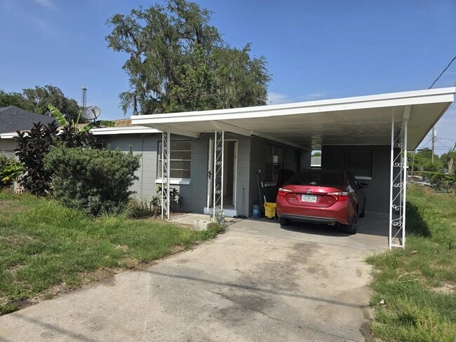 Building Photo - 1060 W Tee Cir